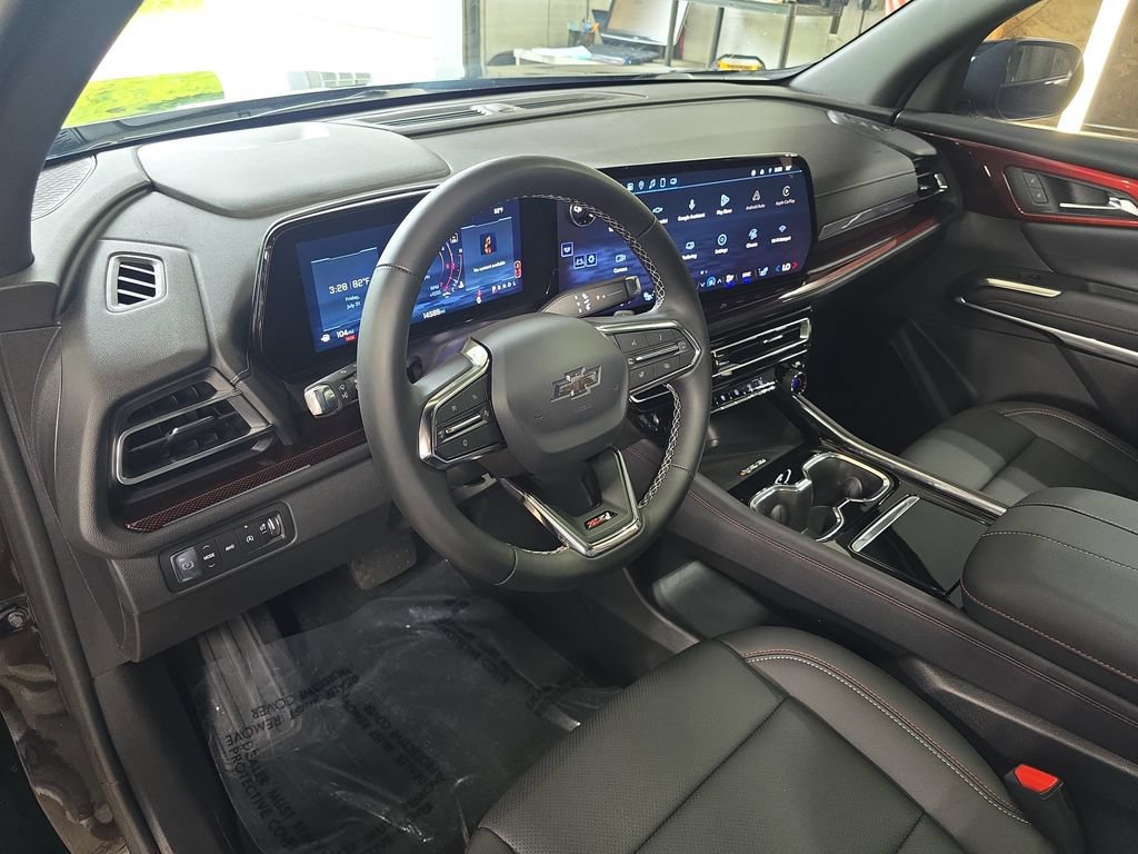 Used 2025 Chevrolet Traverse Z71 w/ Driver Confidence Package AWD/4WD image 18