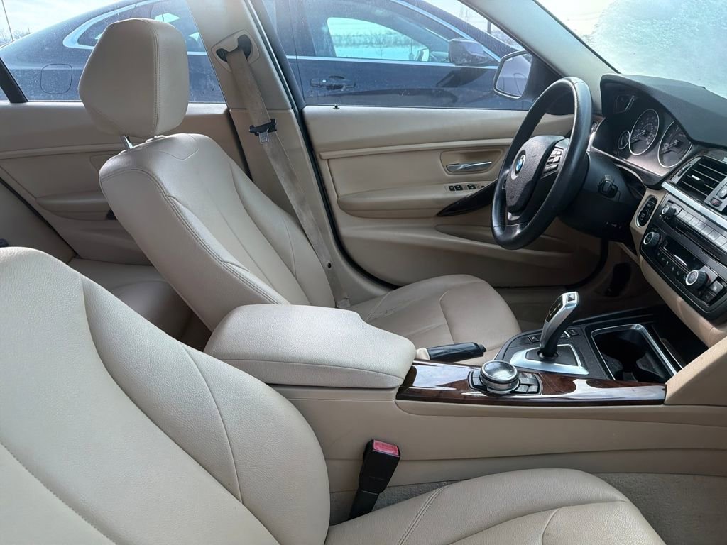 Used 2015 BMW 320i Sedan image 16