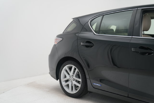 Used 2017 Lexus CT 200h w/ Seat Comfort Package FWD image 26