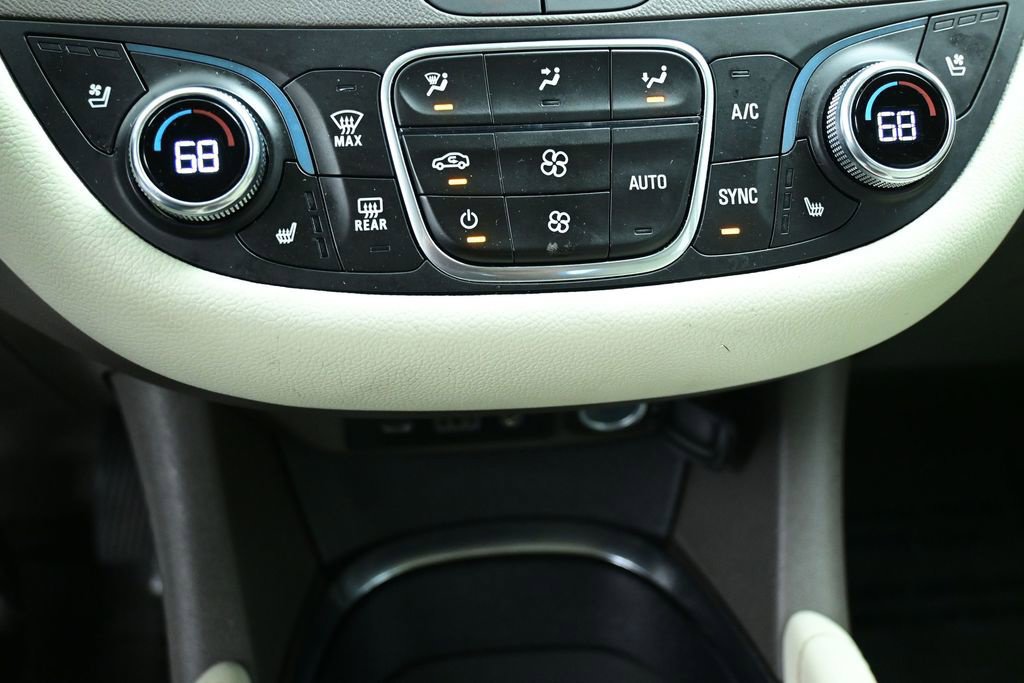 Used 2024 Chevrolet Malibu LT FWD image 32