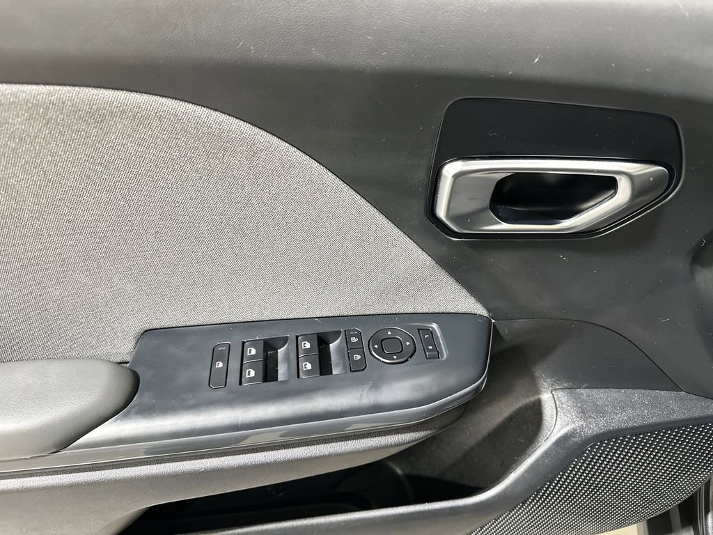 Used 2025 Kia K4 EX image 15