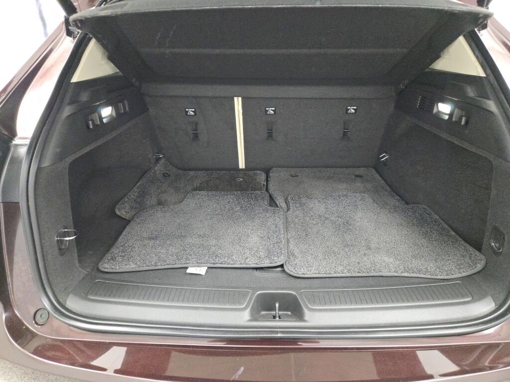 Used 2023 Buick Envision Avenir image 17