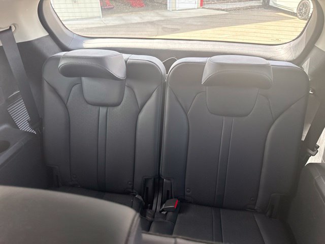 Used 2021 Kia Sorento S w/ Panoramic Sunroof Package FWD image 12