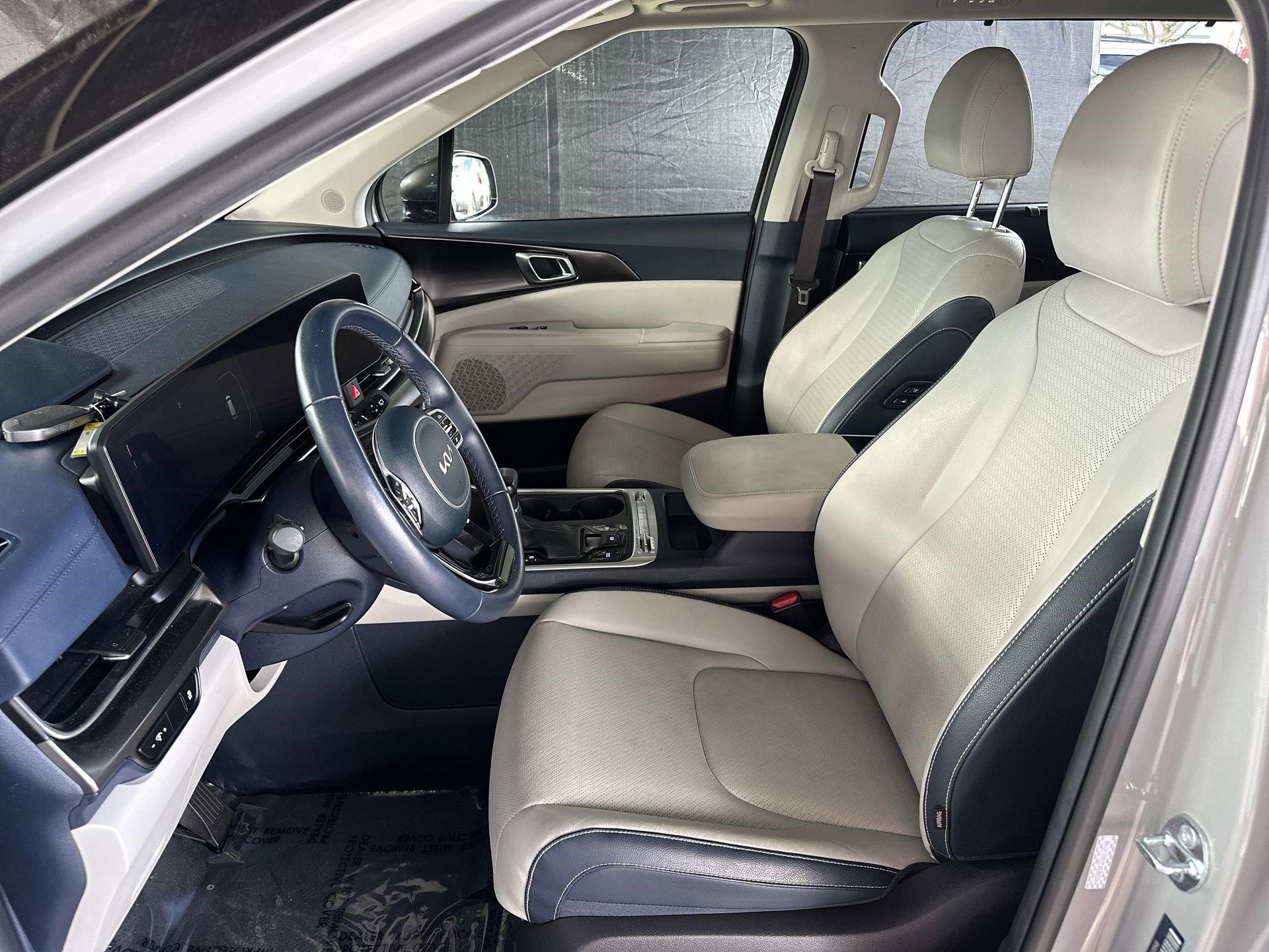 Used 2025 Kia Carnival SX Prestige image 13