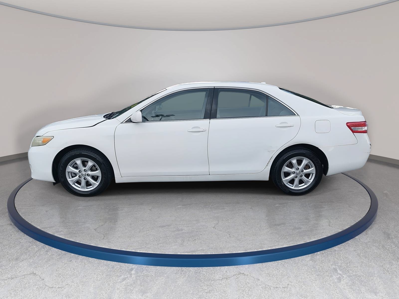 Used 2011 Toyota Camry LE w/ LE Extra-Value Pkg FWD image 8