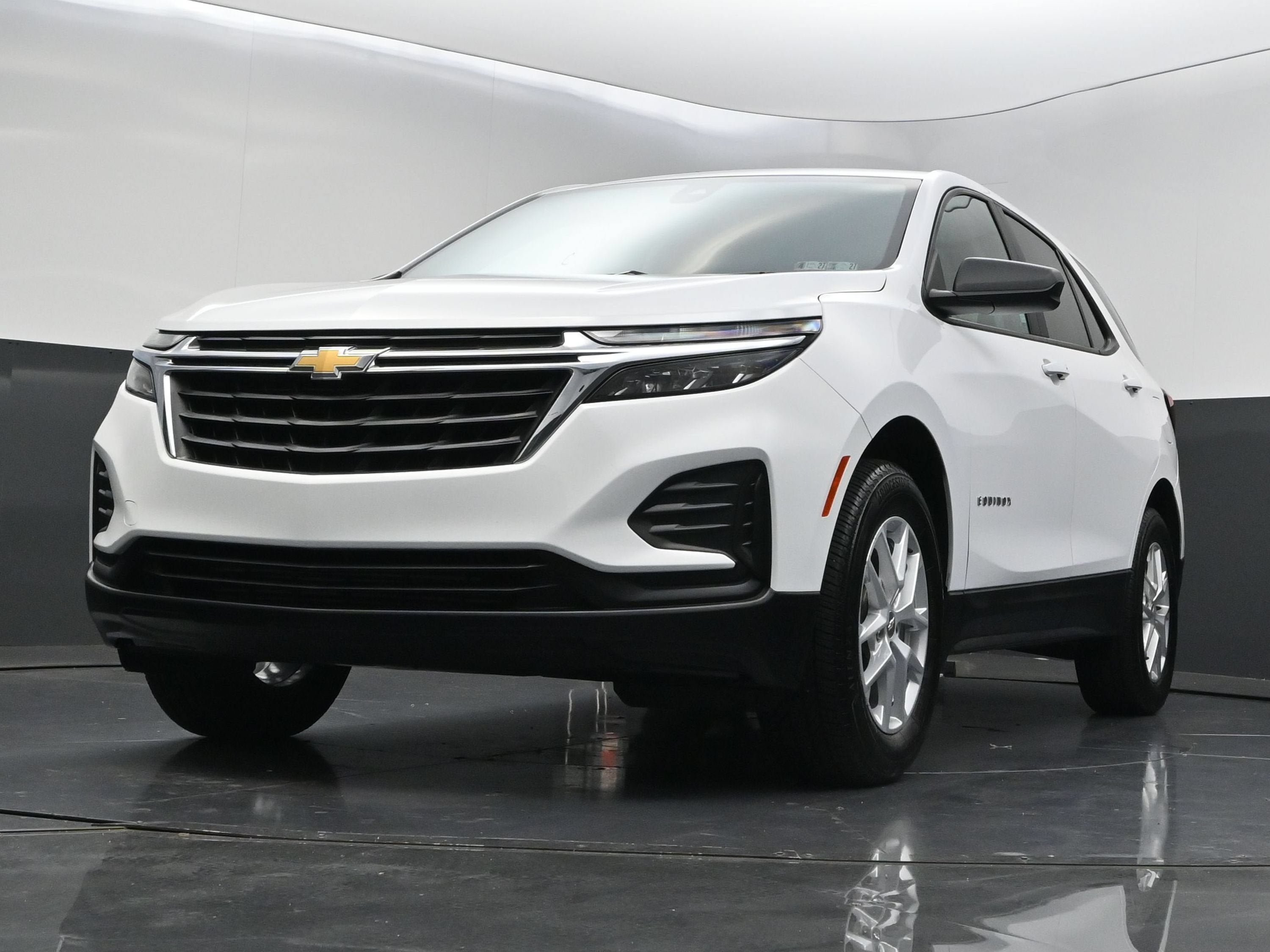 Certified 2023 Chevrolet Equinox LS w/ LS Convenience Package AWD/4WD image 38