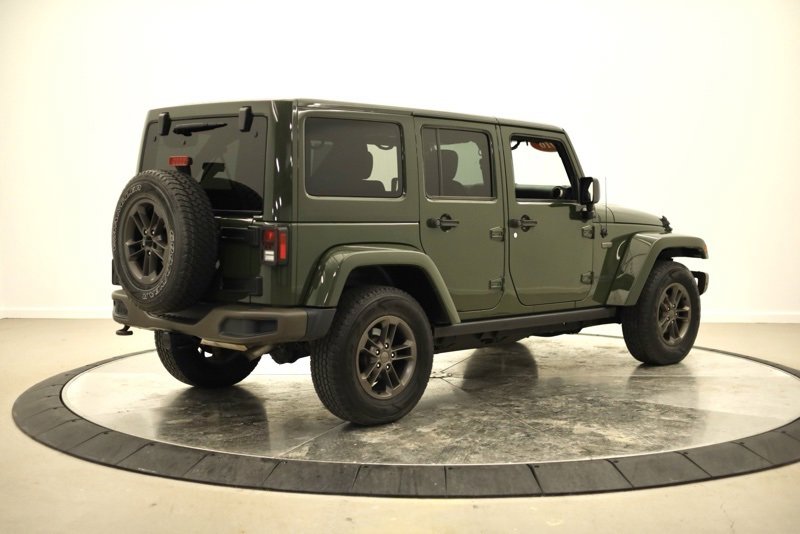 Used 2016 Jeep Wrangler Unlimited Sahara image 3