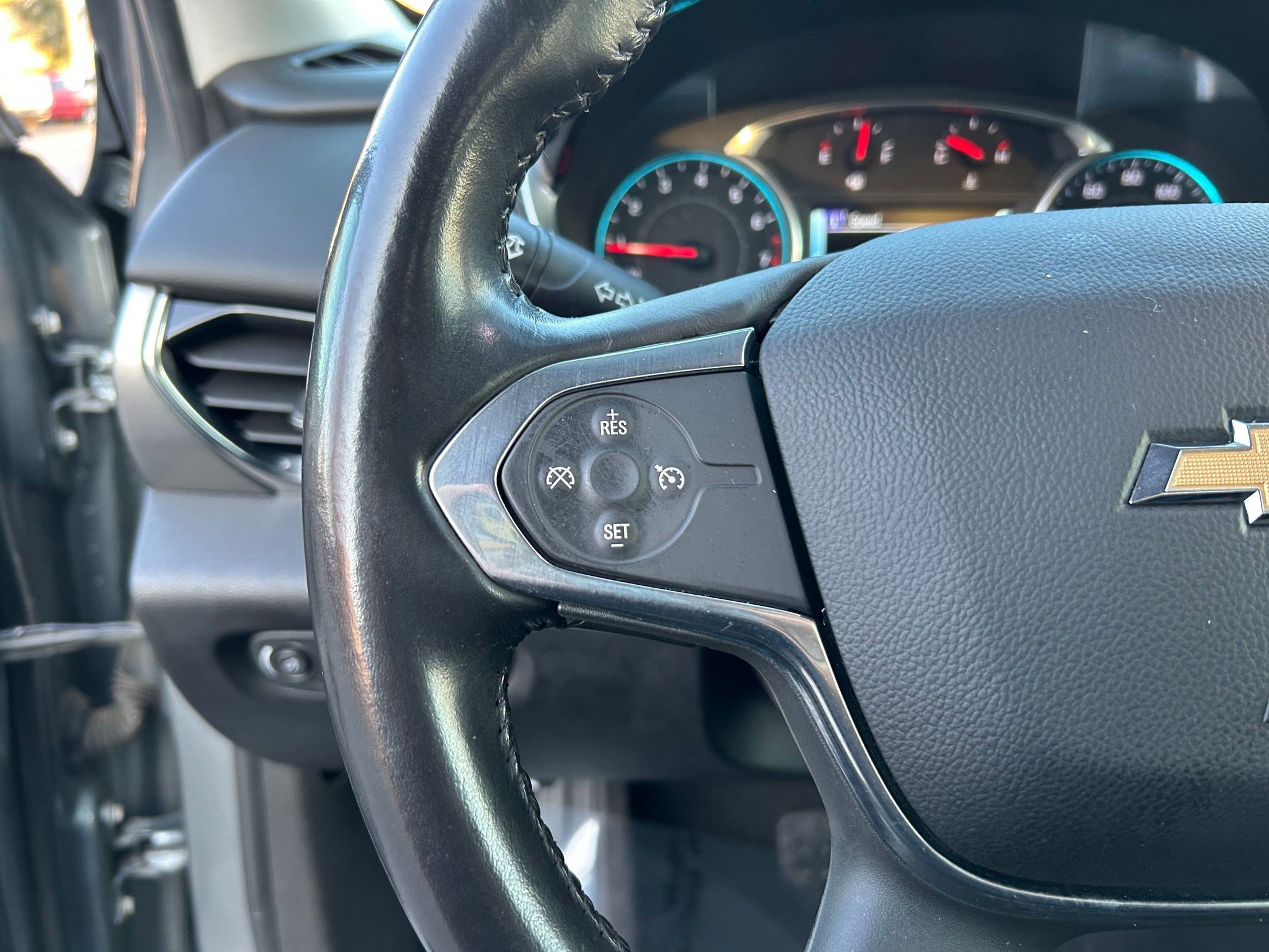 Used 2018 Chevrolet Traverse LT image 13