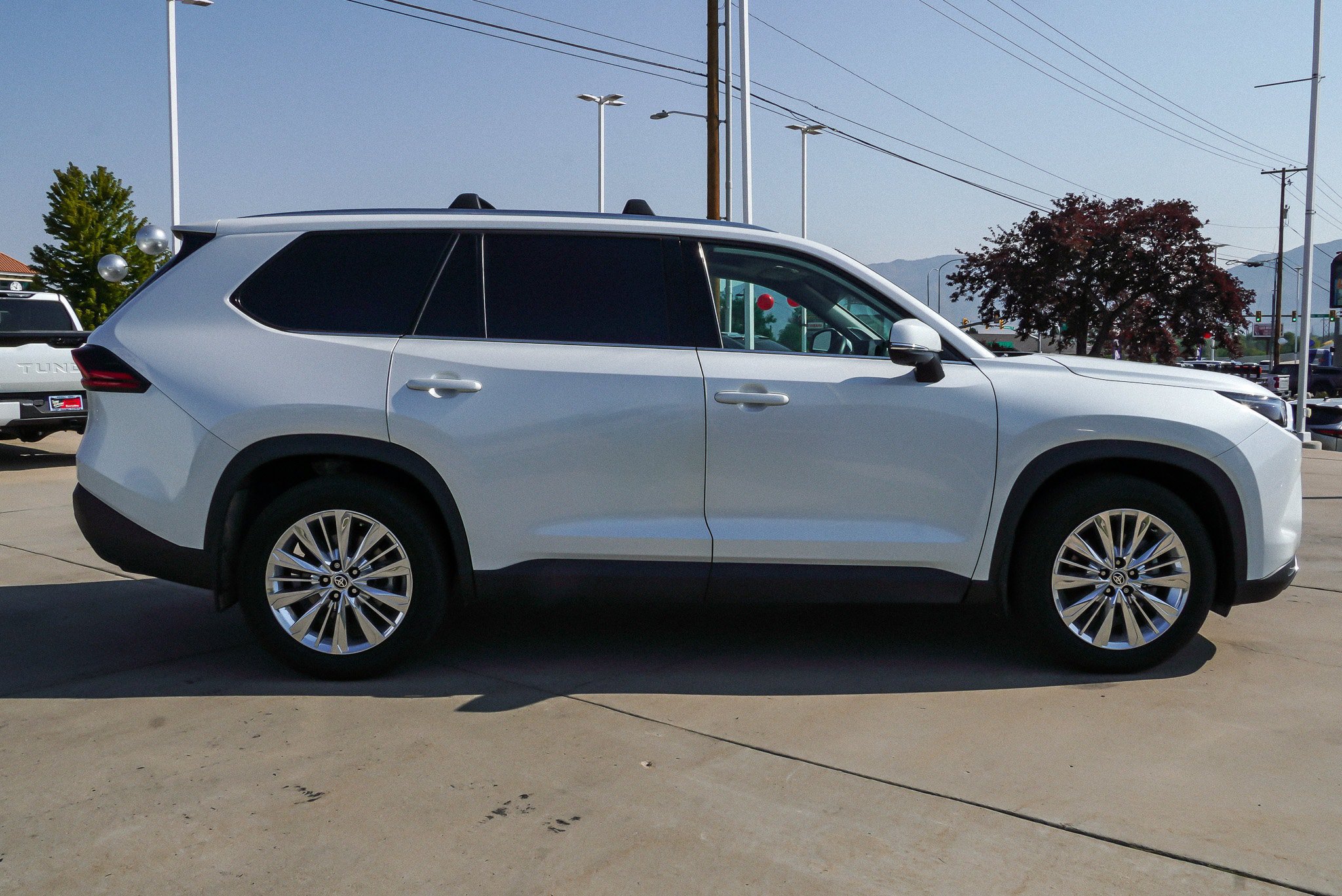 Certified 2025 Toyota Grand Highlander AWD image 9