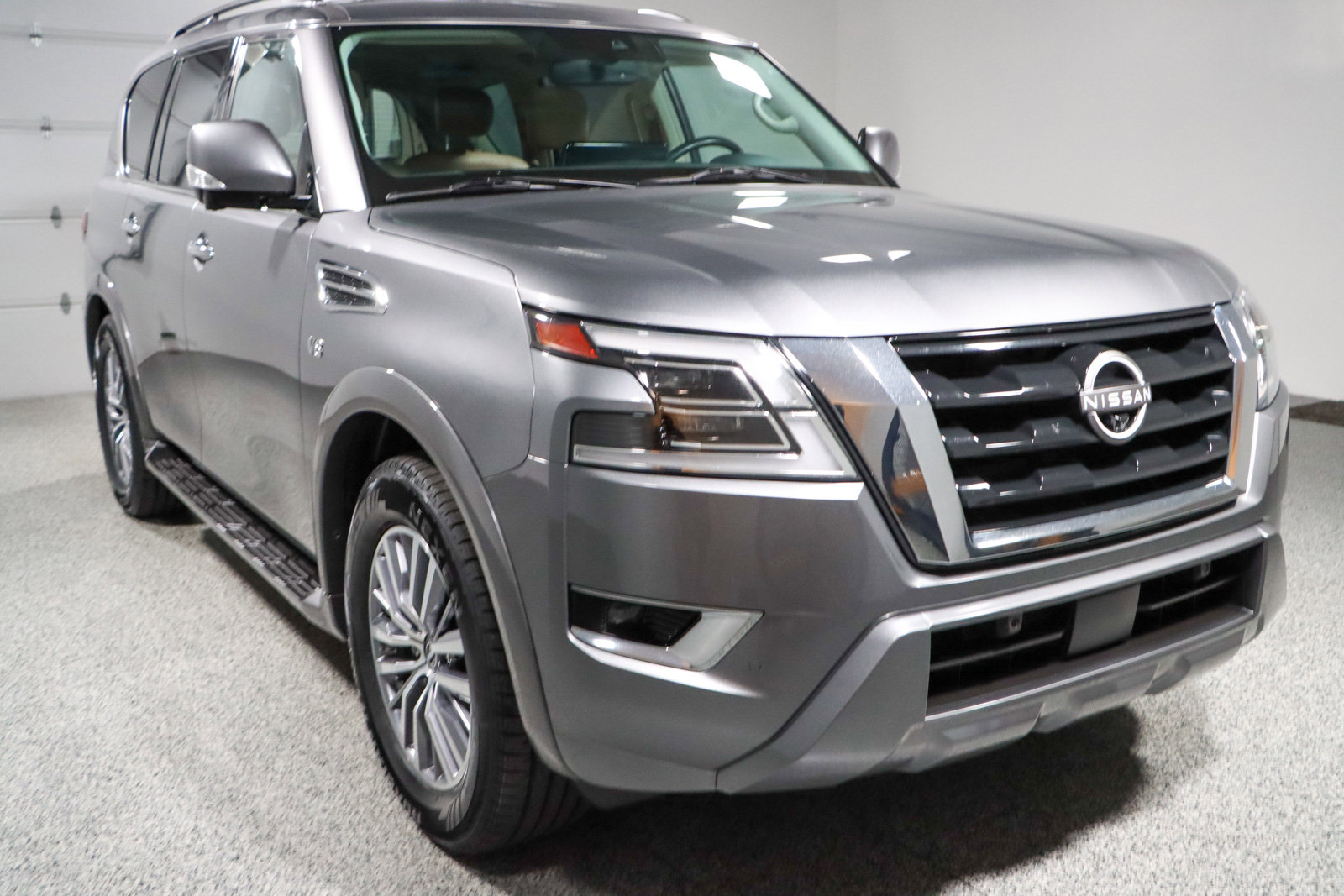 Used 2022 Nissan Armada SL w/ Captain's Chairs Package image 5