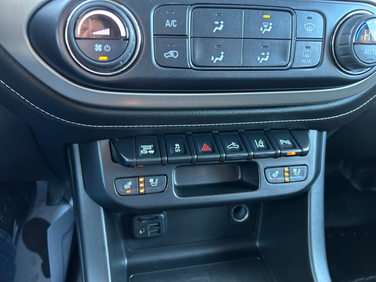 Used 2021 GMC Canyon Denali image 14