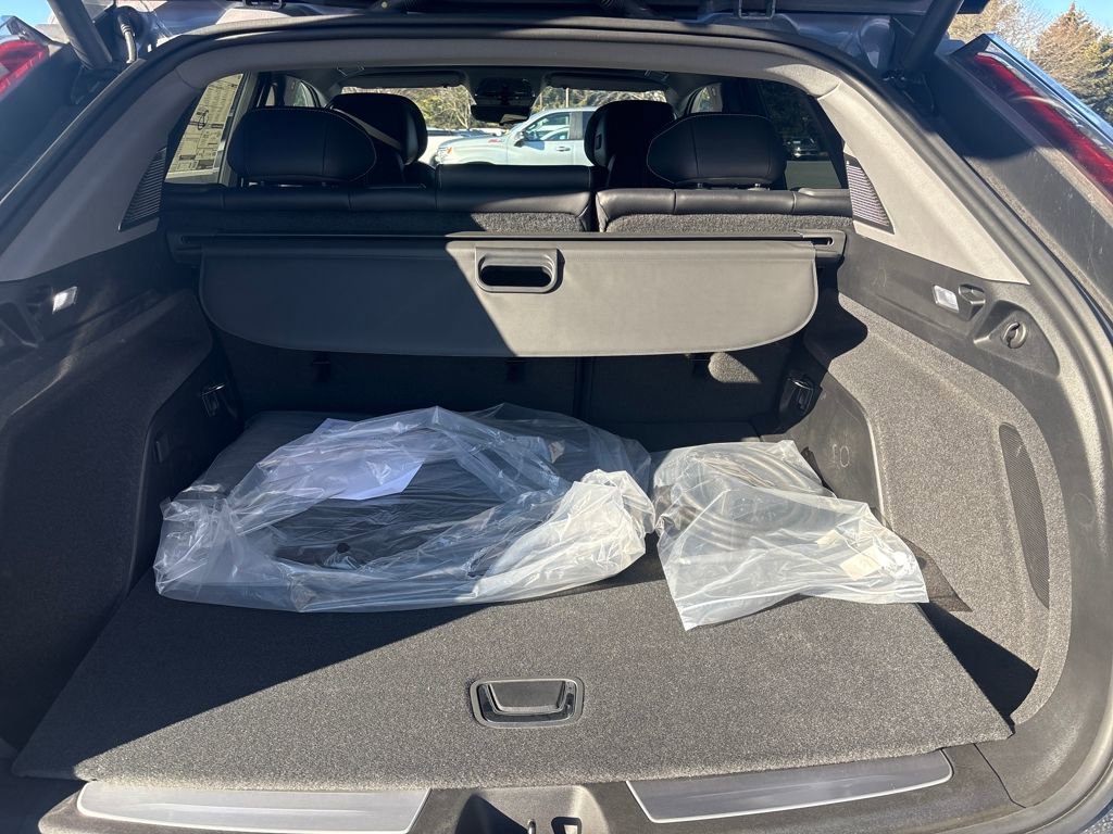 New 2026 Cadillac Optiq Luxury 2 image 14