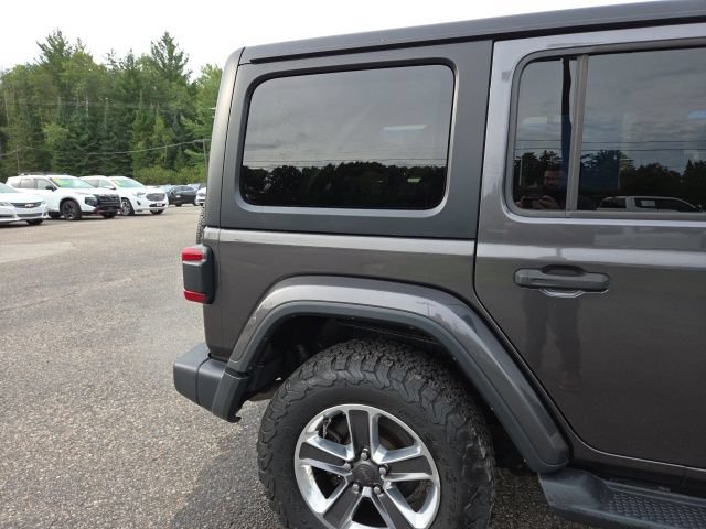 Used 2020 Jeep Wrangler Unlimited Sahara w/ Dual Top Group AWD/4WD image 31