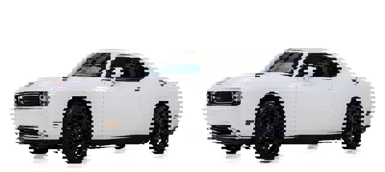 Used 2012 Dodge Challenger SXT RWD image 2