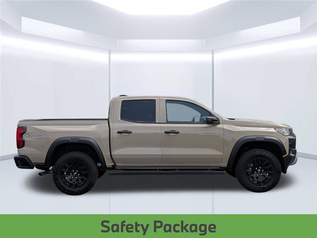Used 2024 Chevrolet Colorado Trail Boss w/ Advanced Trailering Package AWD/4WD image 8