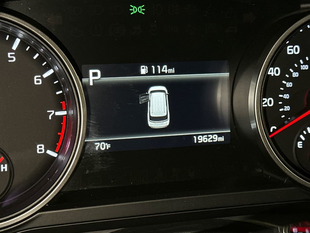 Used 2024 Kia Carnival LX FWD image 20