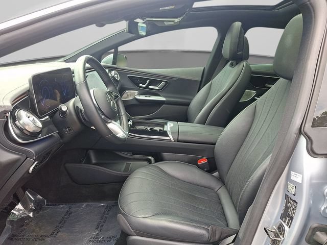 Used 2023 Mercedes-Benz EQE 500 4MATIC Sedan w/ Digital Light Package image 16