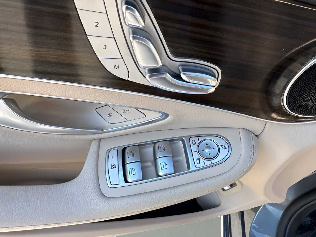 Used 2018 Mercedes-Benz C 300 Sedan image 22