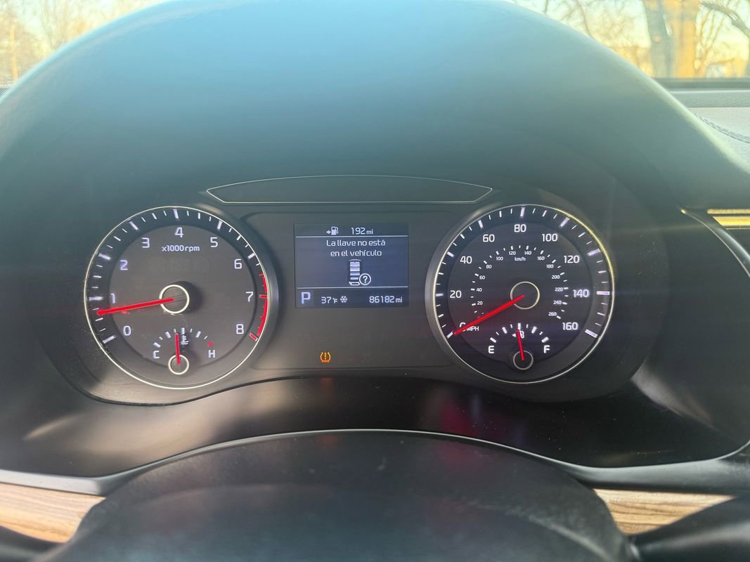 Used 2019 Kia Cadenza Premium image 15