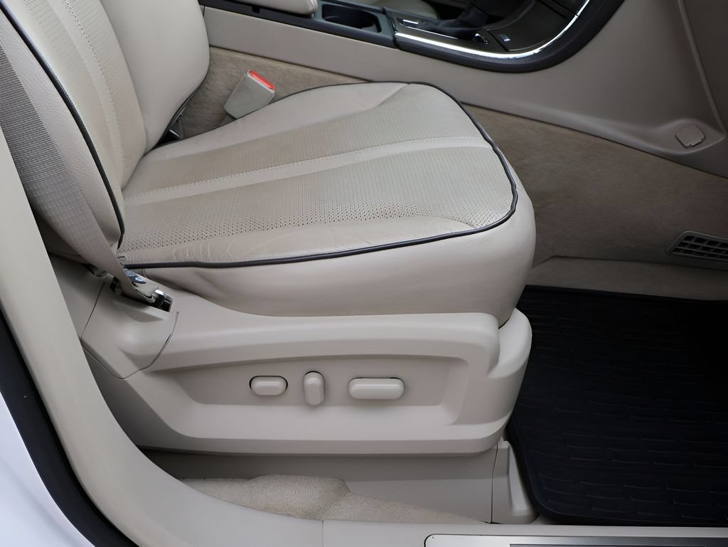 Used 2011 Lincoln MKX 2WD w/ 102A Rapid Spec Order Code image 11