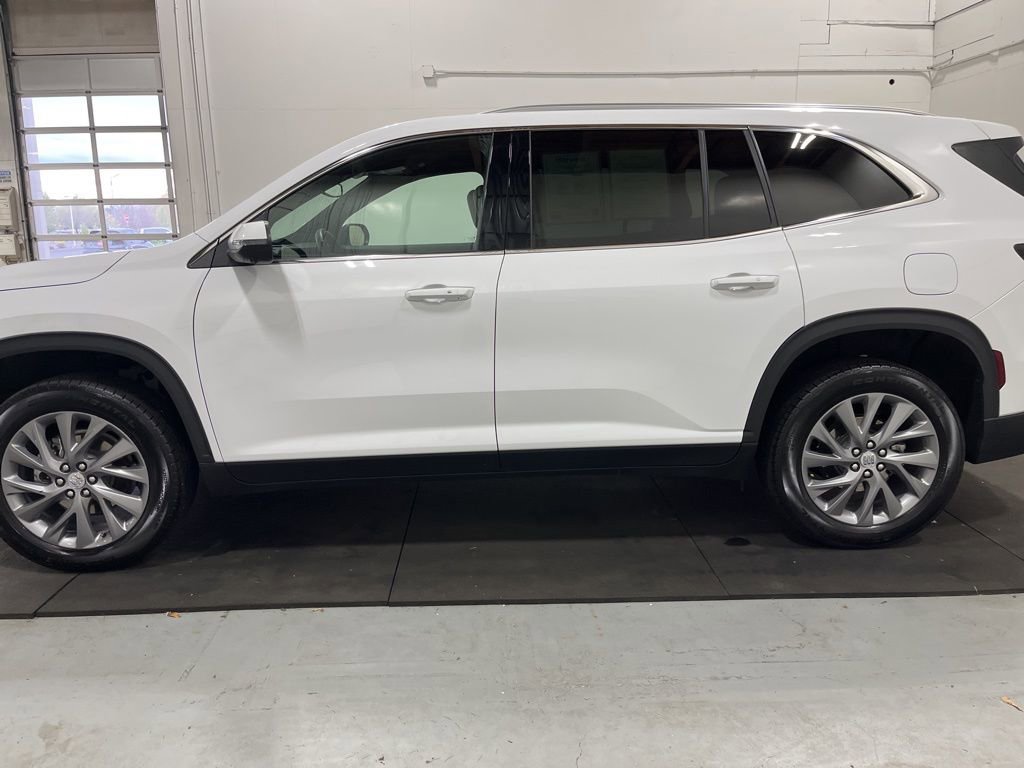 Used 2025 Buick Enclave Preferred AWD/4WD image 3