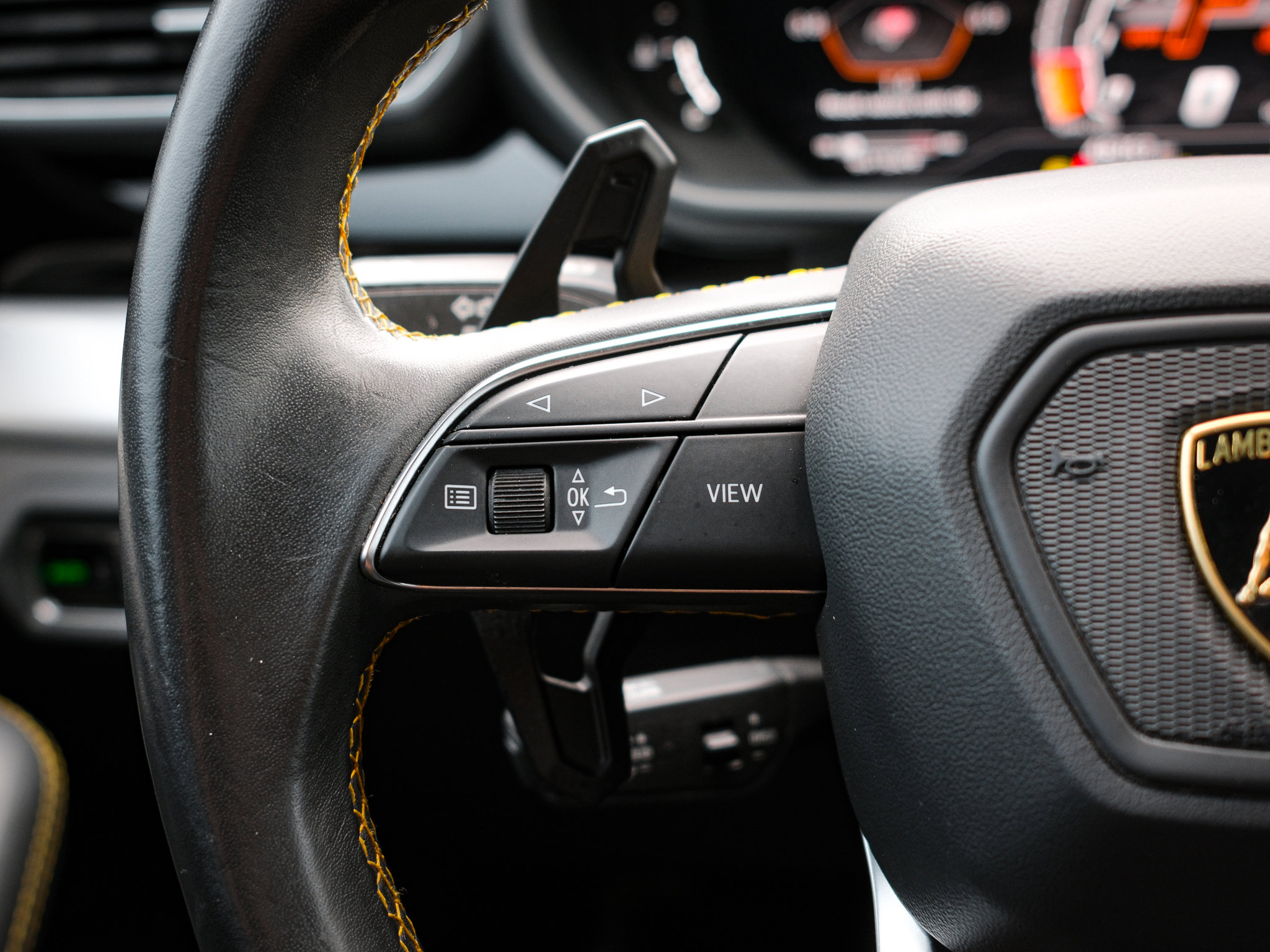 Used 2020 Lamborghini Urus AWD/4WD image 20