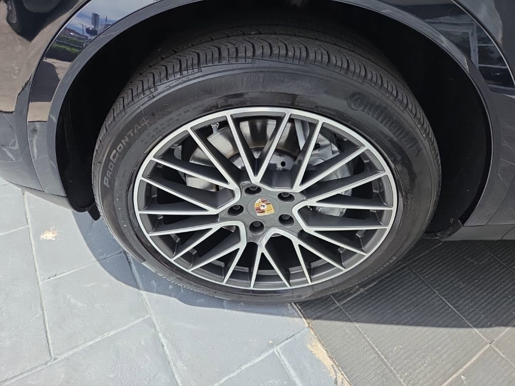 Used 2021 Porsche Cayenne Coupe image 7