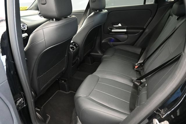 Used 2025 Mercedes-Benz GLA 250 4MATIC image 16