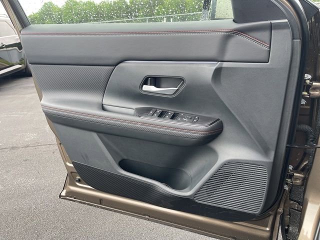 New 2025 Nissan Kicks SR image 33