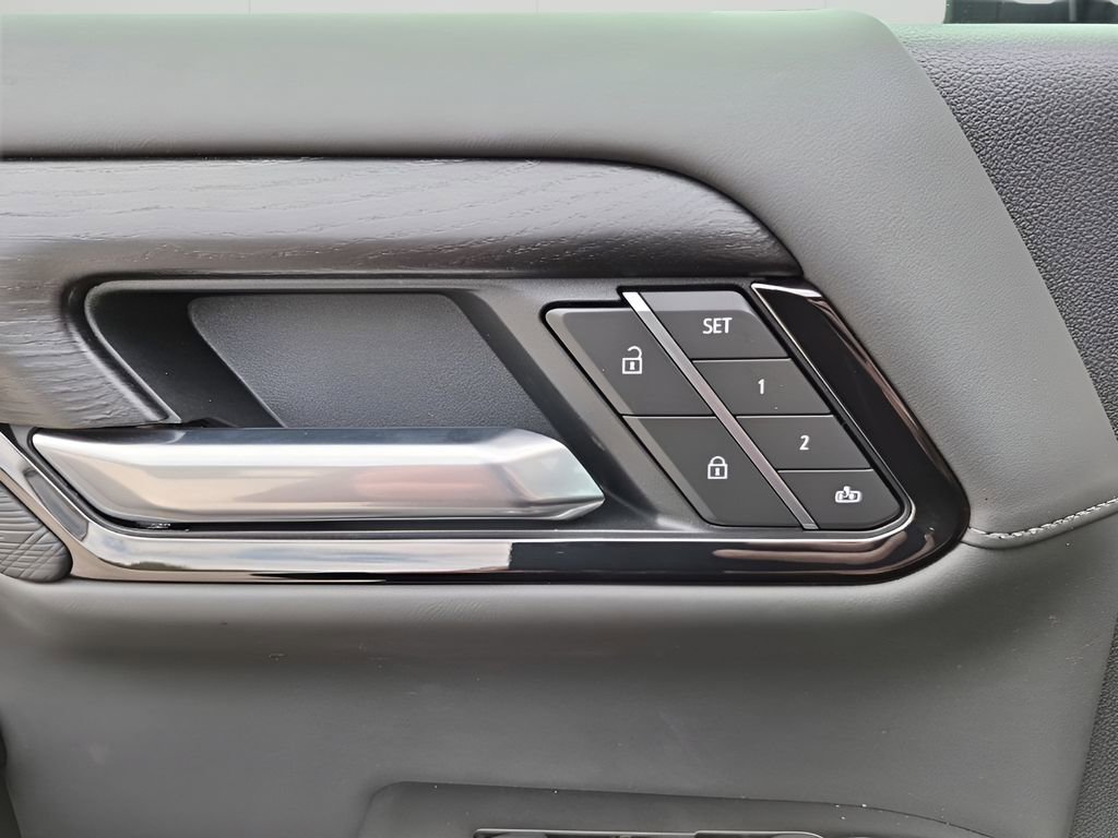 Used 2026 GMC Sierra 2500 AT4X w/ LPO, Black Badging Package image 27