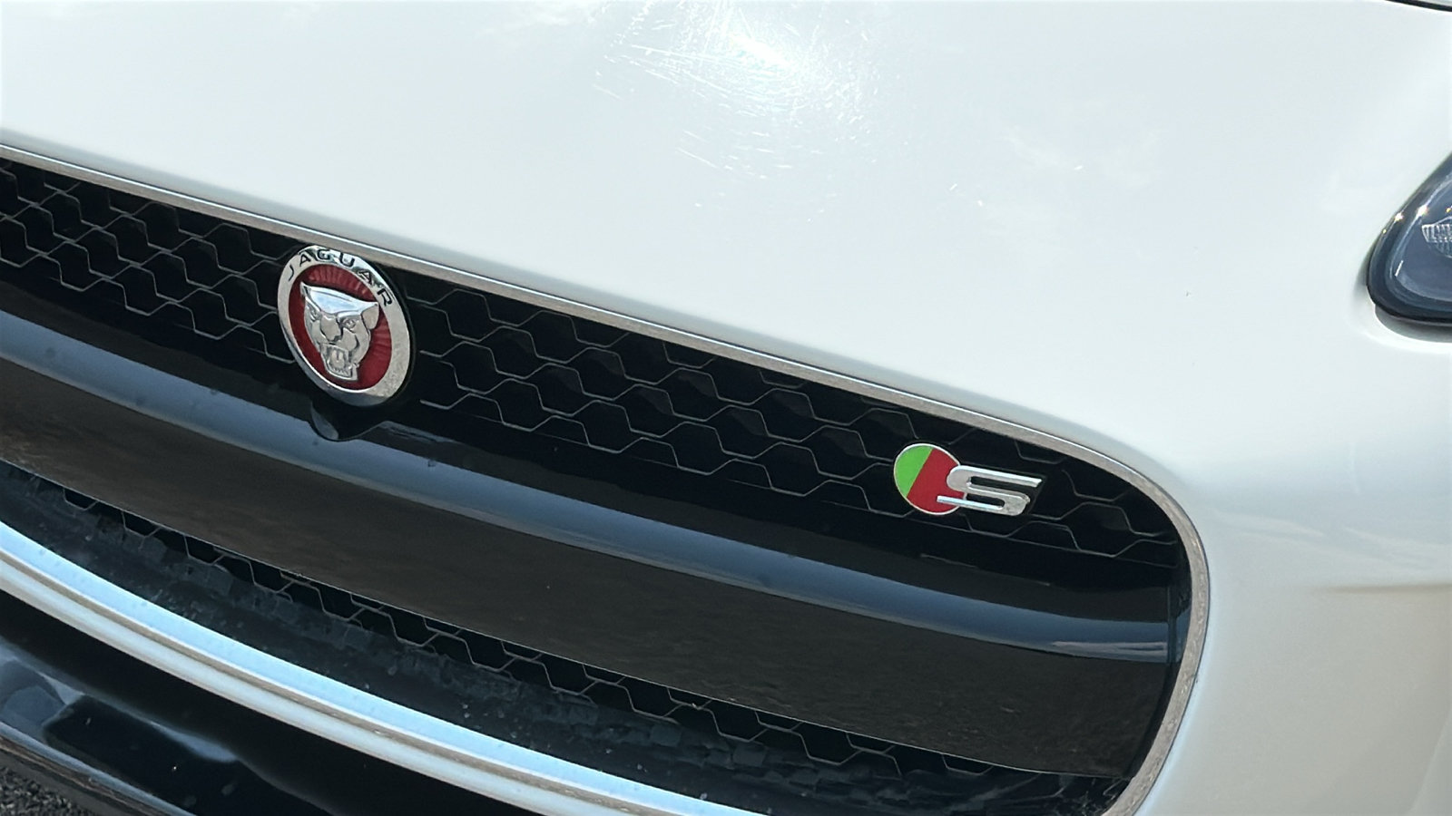 Used 2015 Jaguar F-TYPE S RWD image 6