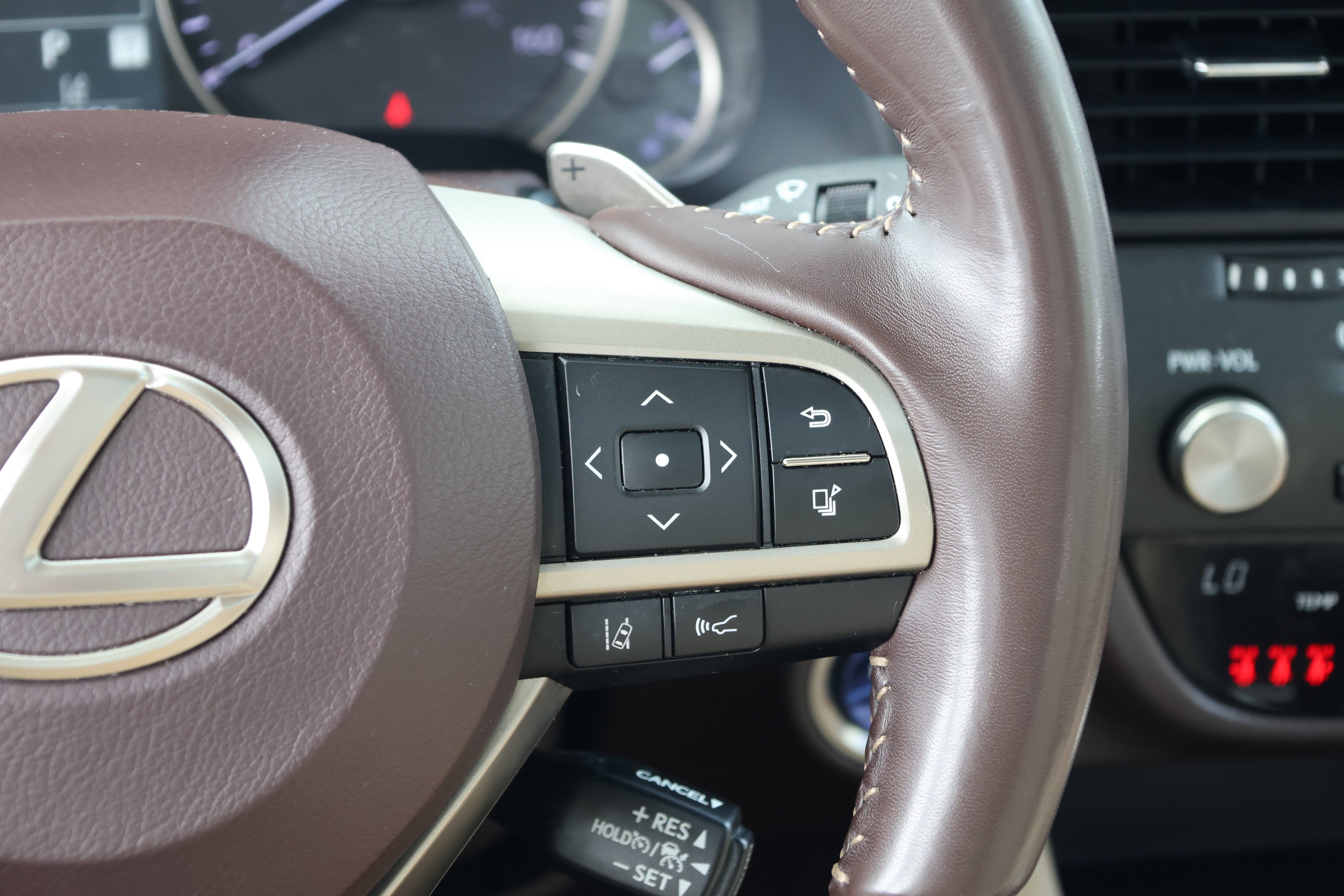 Used 2020 Lexus RX 450h AWD w/ Premium Package image 21