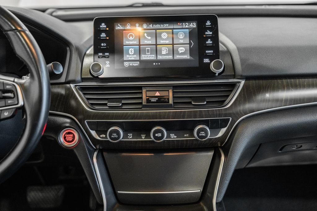 Used 2018 Honda Accord Touring image 17
