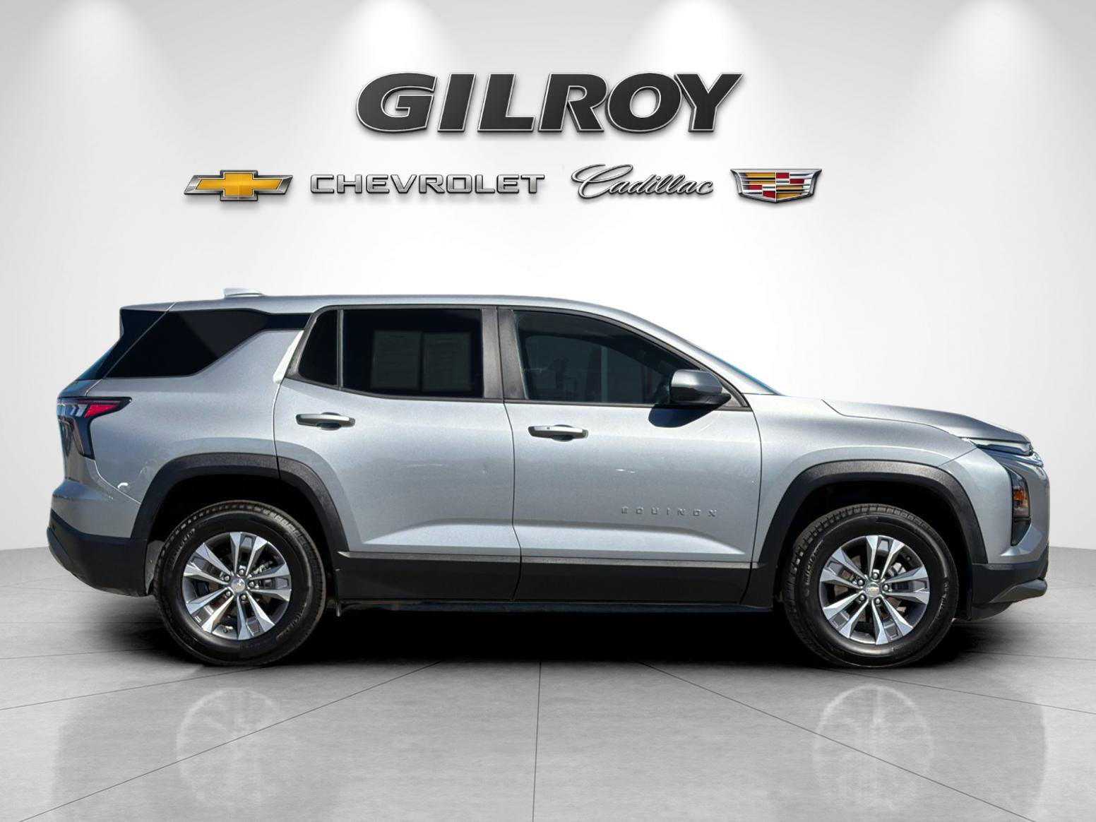 Used 2026 Chevrolet Equinox LT AWD/4WD image 2