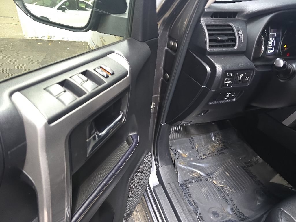 Used 2023 Toyota 4Runner TRD Sport AWD/4WD image 22