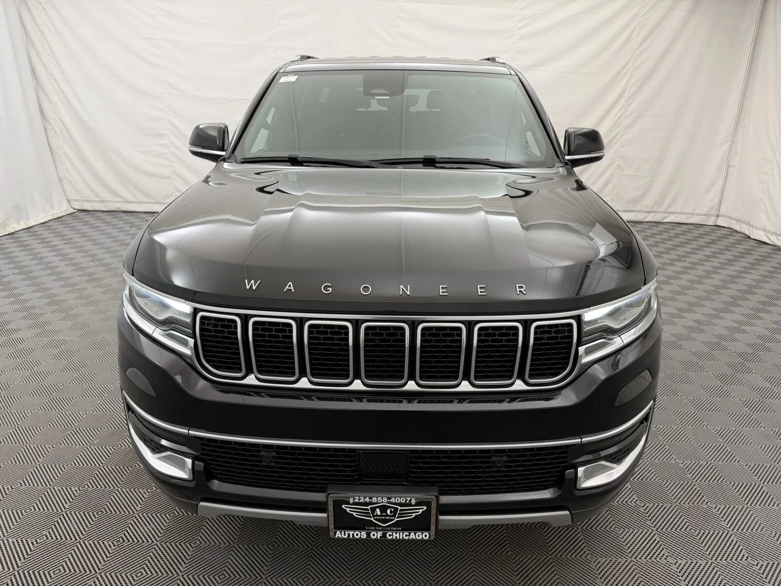 Used 2022 Jeep Wagoneer Series II AWD/4WD image 3