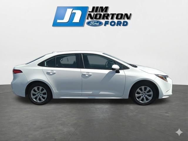 Used 2024 Toyota Corolla LE FWD image 11