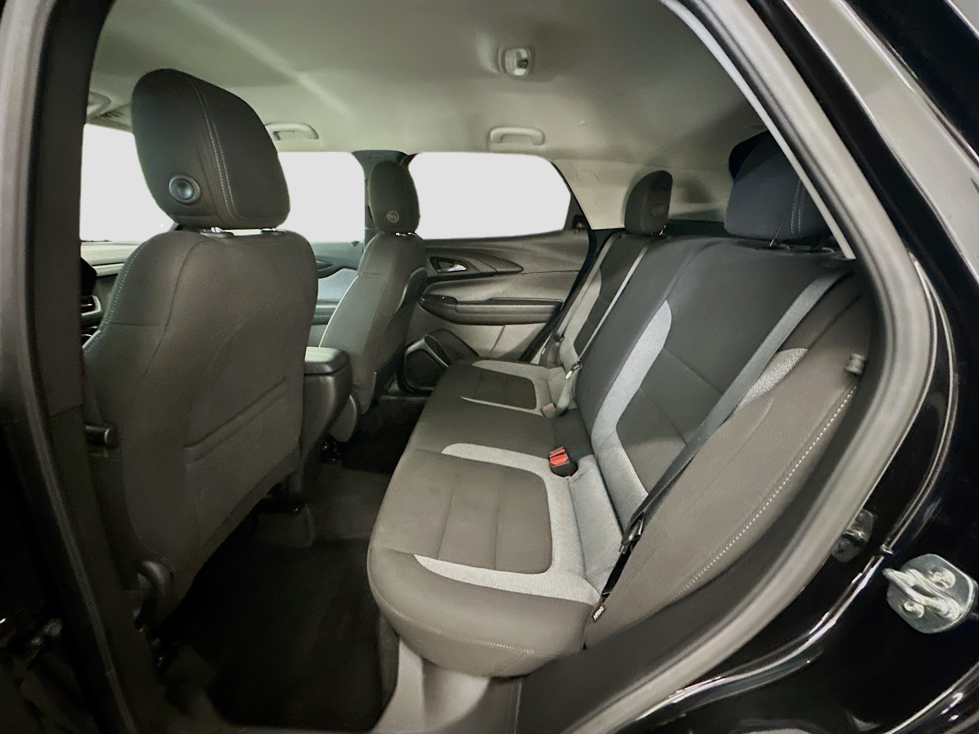 Used 2025 Chevrolet TrailBlazer LT AWD/4WD image 29