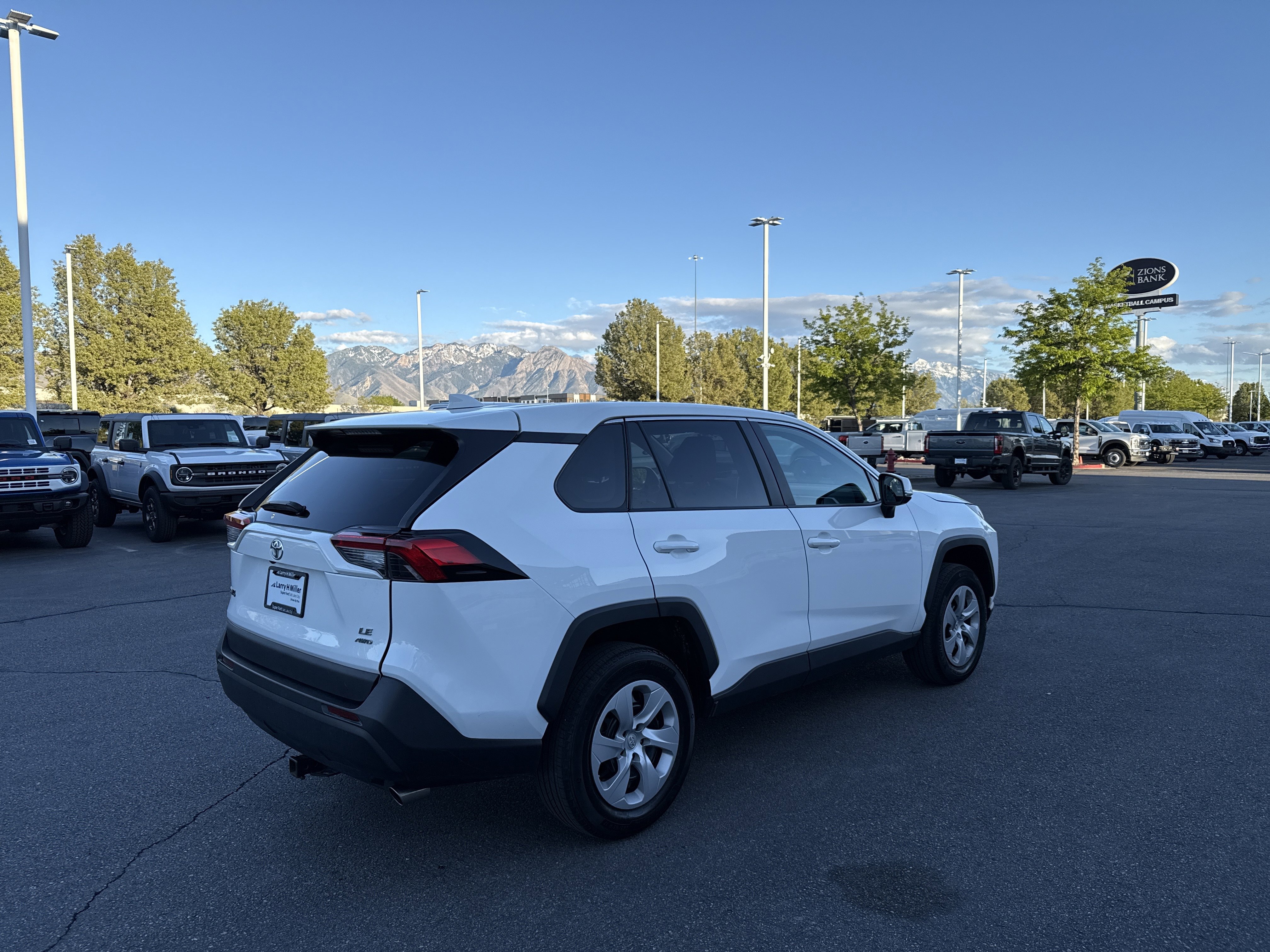 Used 2023 Toyota RAV4 LE image 6
