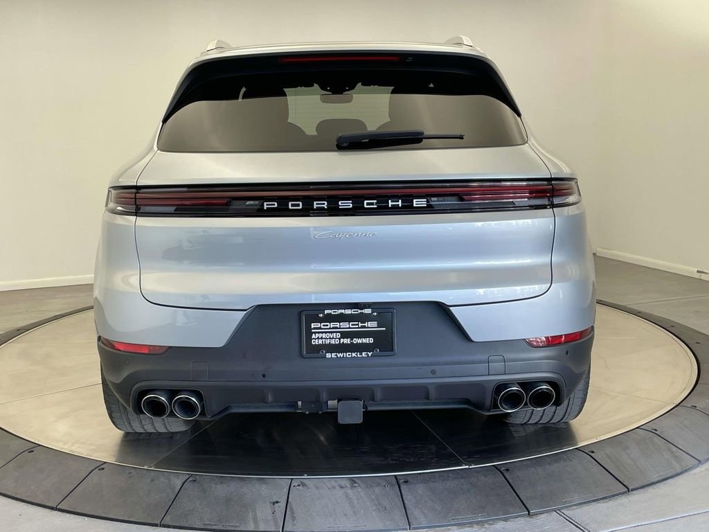Used 2024 Porsche Cayenne image 6