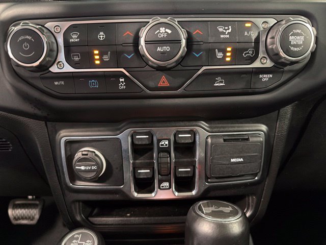 Used 2022 Jeep Wrangler Unlimited Sahara w/ Cold Weather Group AWD/4WD image 20