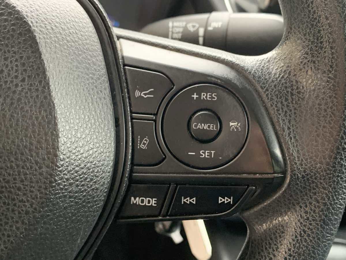 Used 2021 Toyota Corolla LE image 15