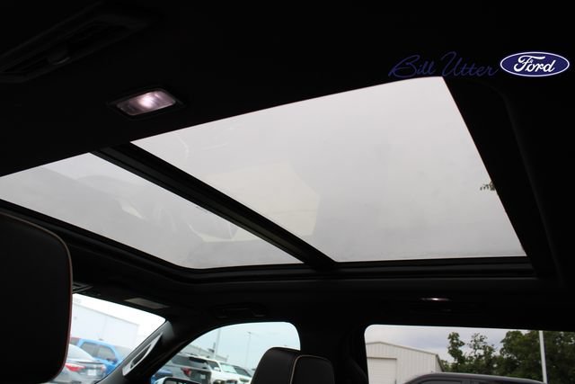 Used 2024 Chevrolet Suburban Premier w/ Premium Package AWD/4WD image 17