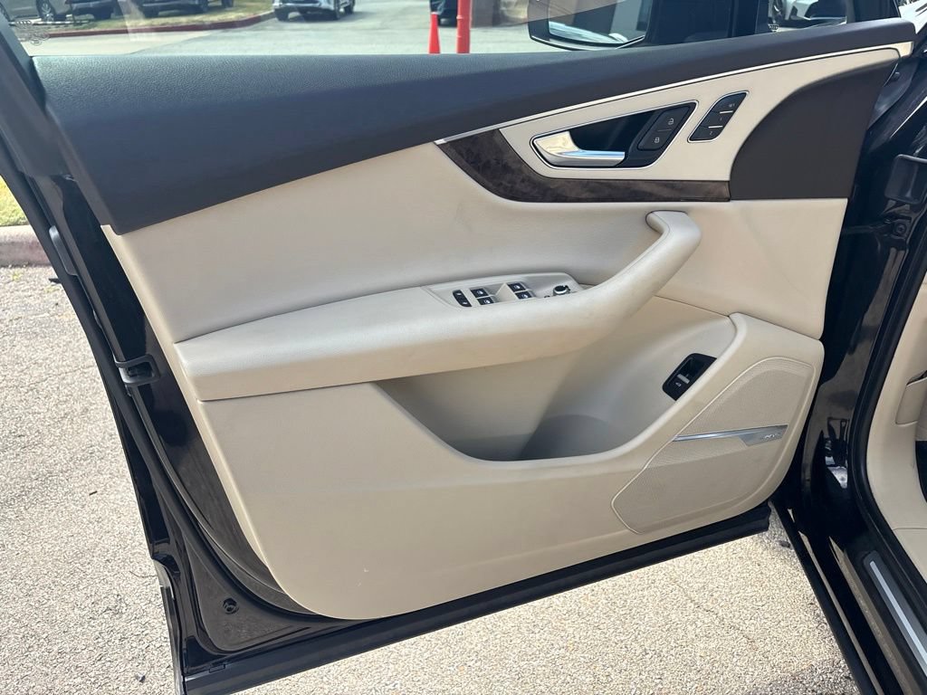 Used 2018 Audi Q7 2.0T Premium Plus w/ Premium Plus Package AWD/4WD image 12