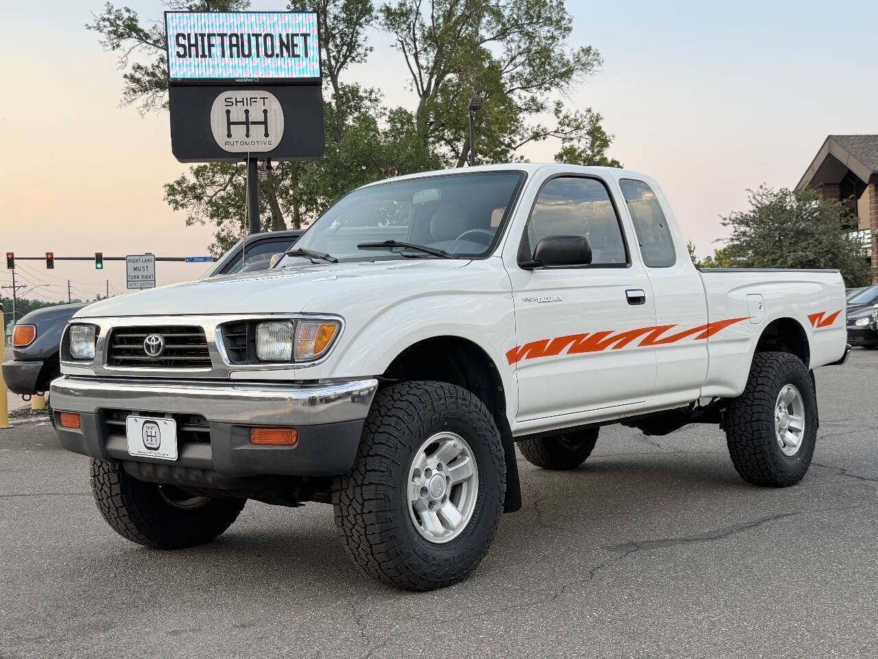 Used 1997 Toyota Tacoma 4x4 Xtracab V6 w/ LX Pkg image 1