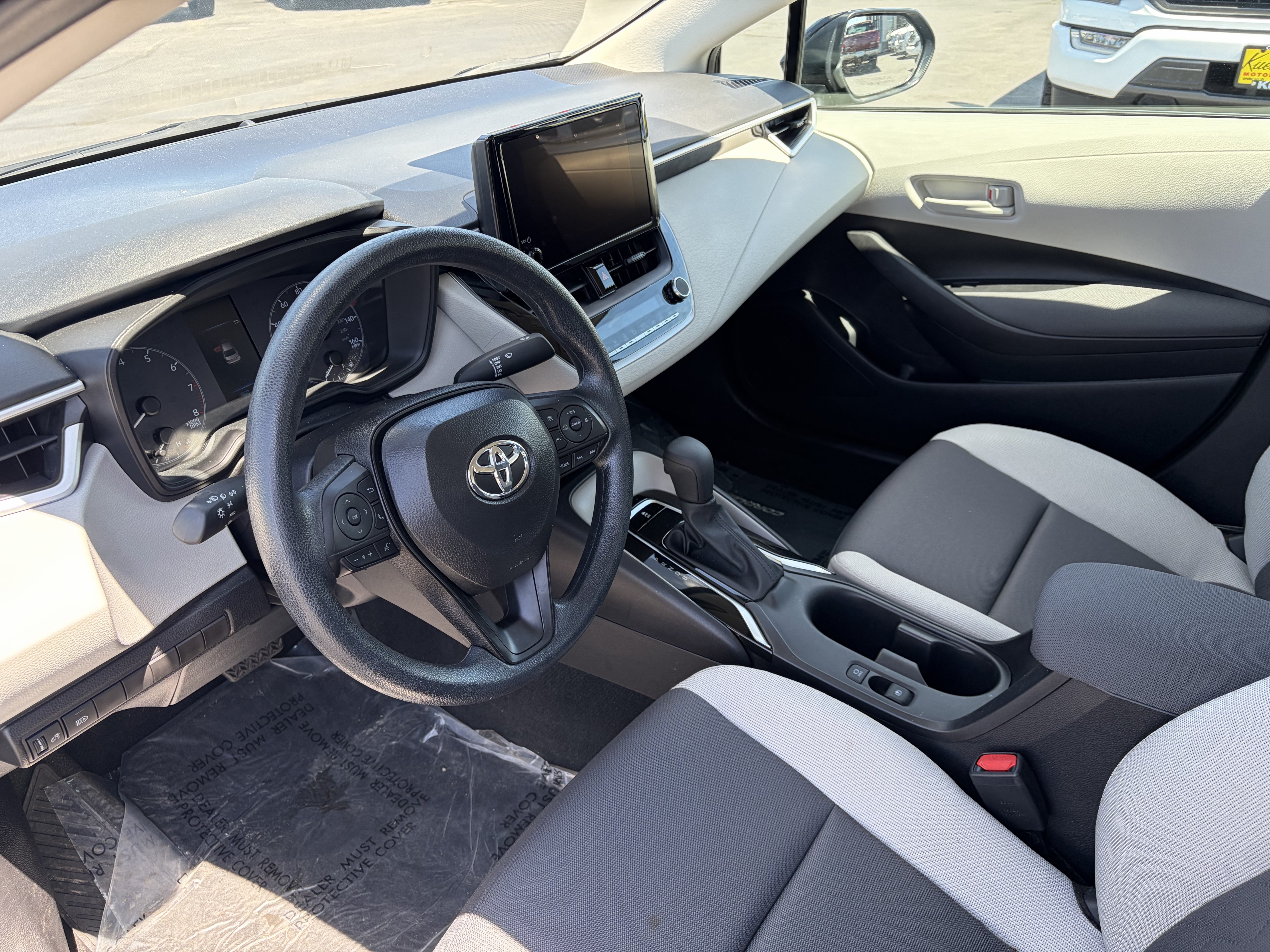 Used 2025 Toyota Corolla LE FWD image 8