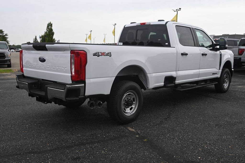 New 2026 Ford F350 XL w/ XL Chrome Package AWD/4WD image 4