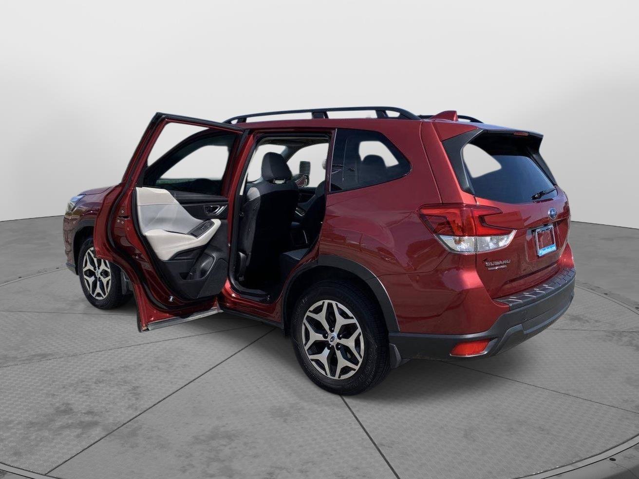 Used 2023 Subaru Forester Premium AWD/4WD image 33