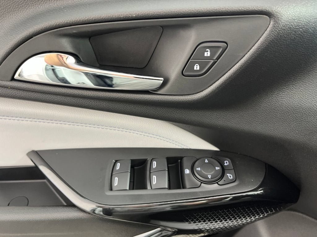 New 2026 Chevrolet Trax LT w/ LT Convenience Package FWD image 21