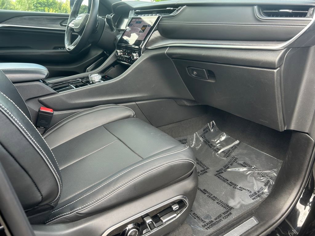 Used 2022 Jeep Grand Cherokee Overland w/ Adv Protech Group III image 26